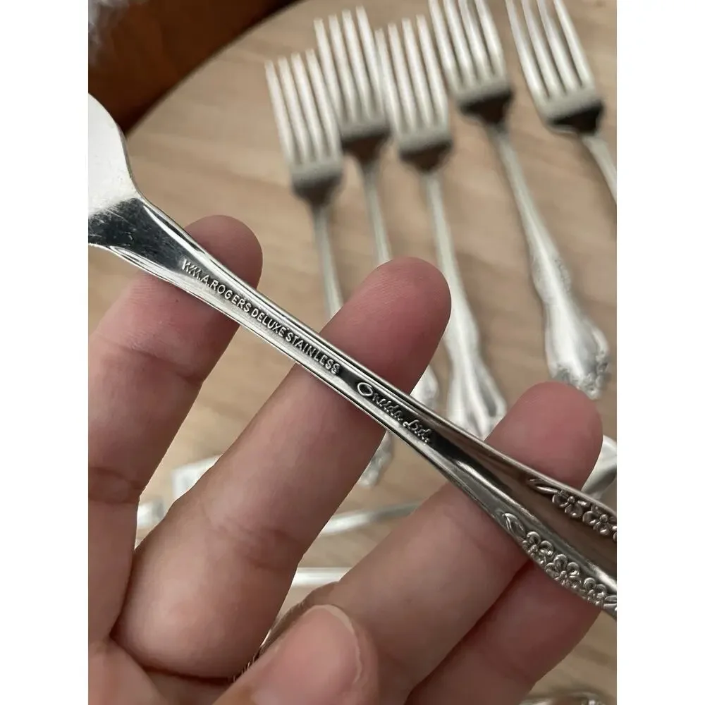 Oneida Stainless Steel Flatware Set Louisiana 14 Pieces Floral Discontinued